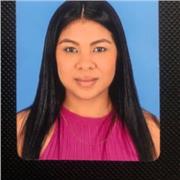 Profesora de ciencias sociales Imparte clases a niños de todas las edades